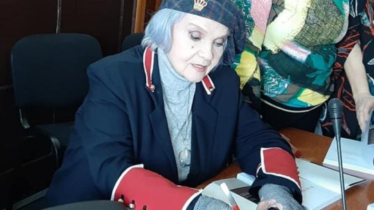 Margareta Pâslaru şi-a lansat joi, la Braşov, volumul ,,Eu şi timpul’’