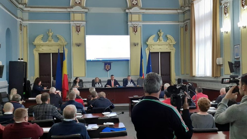 Ce se întâmplă cu excedentul bugetar al judeţului Braşov?