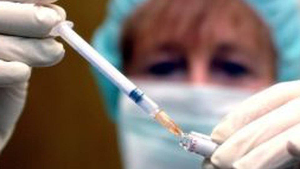 Măștile și vaccinurile antigripale, epuizate în farmaciile brașovene