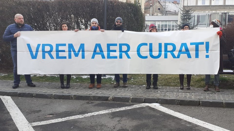 Poluarea îi scoate, din nou, în stradă pe brașoveni