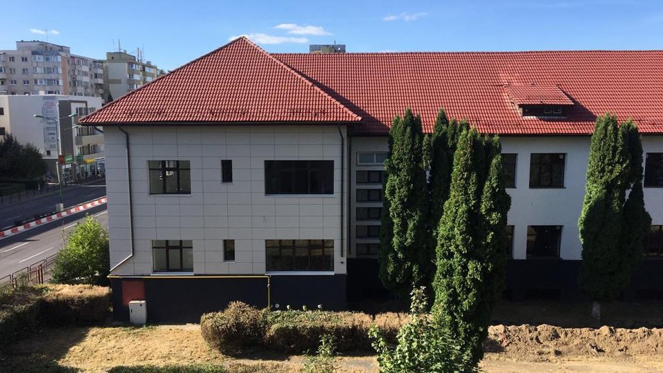 Aproape 750.000 de lei pentru mobilierul de la Colegiul Național de Informatică "Grigore Moisil"