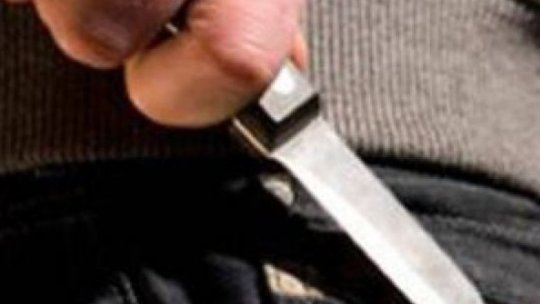 Dosar penal pentru un brașovean care și-a înjunghiat concubina. Femeia a refuzat să ceară ordin de protecție