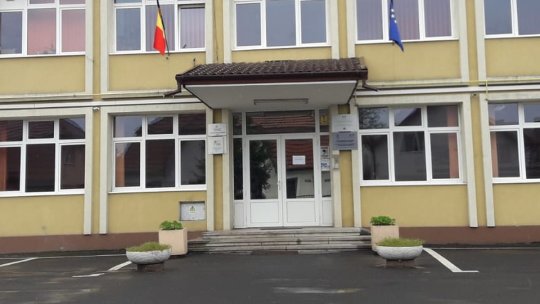 Unitățile școlare din Ucea plus Școala 8, din municipiu, în scenariul roșu de funcționare. În total, județul are 28 de astfel de unități