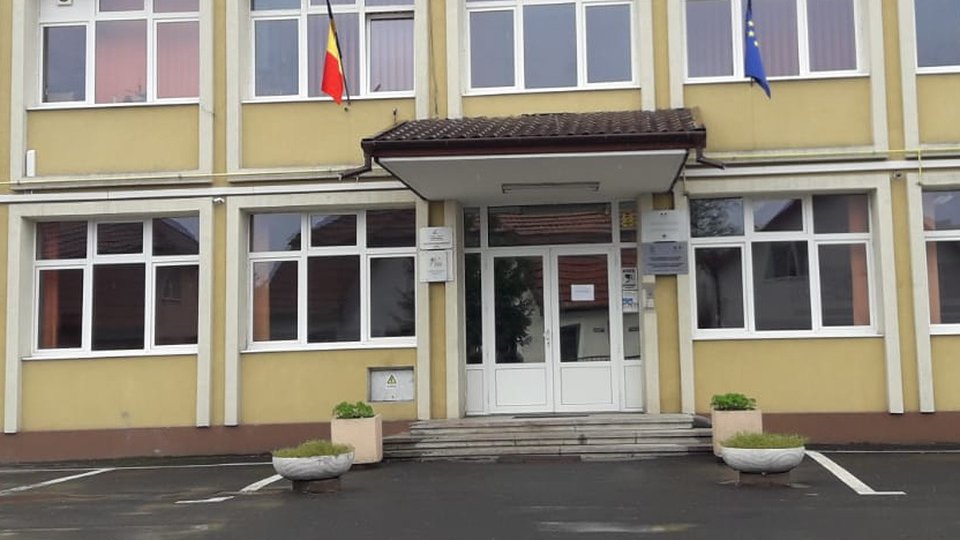 10% din unitățile școlare din județ sunt în scenariul roșu. În municipiu copiii mai merg la școală doar azi și mâine