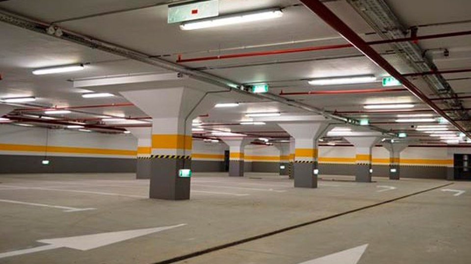 O firmă din Bucureşti ar putea proiecta parcarea subterană de la gară