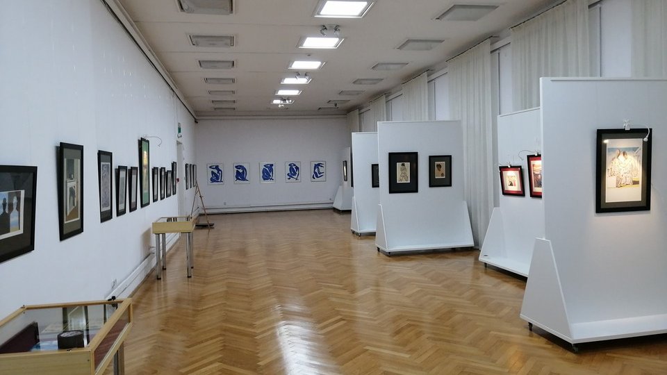Expoziție de artă cu tombolă pentru vizitatori