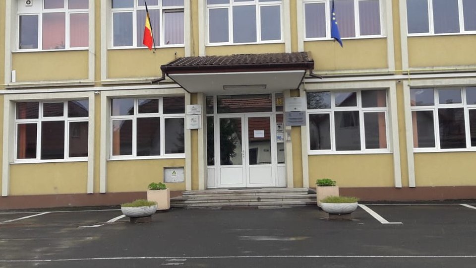 20 de unități de învățământ din județul Brașov, închise parțial, astăzi, din cauza gripei