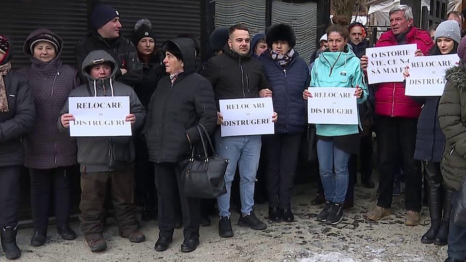 Peste 100 de oameni au protestat la Bran, pentru salvarea Muzeului de Etnografie