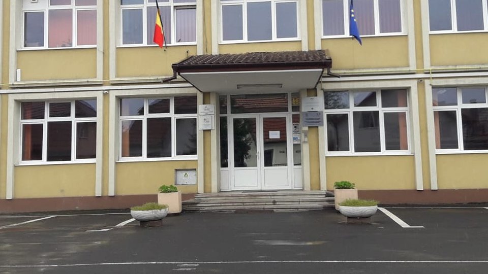 15 unități de învățământ au avut astăzi cursuri suspendate parțial, din cauza gripei, în judeţ