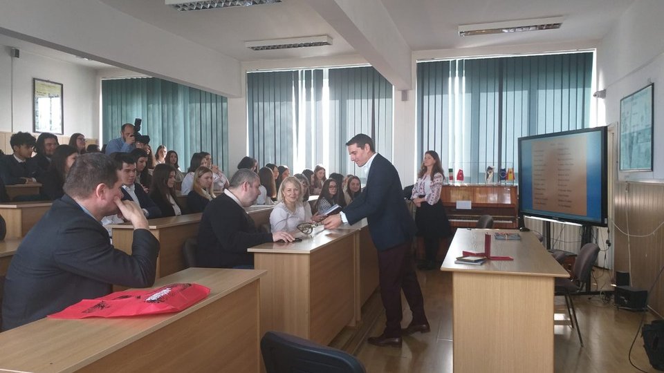 Nepotul Regelui Mihai I se află la Braşov