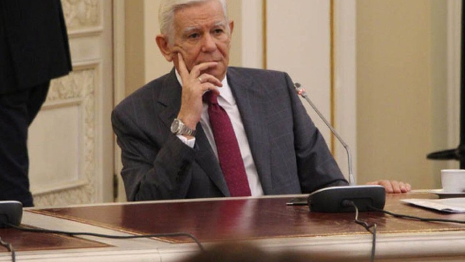 Teodor Meleșcanu a demisionat din funcţia de preşedinte al Senatului