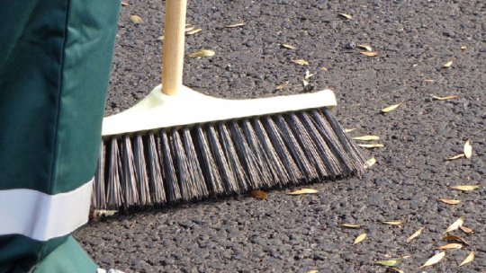 În școlile din Harghita, paza ar putea fi asigurată cu ajutorul femeilor de serviciu