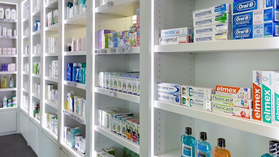 O farmacistă din Brașov ar fi infectată cu coronavirus