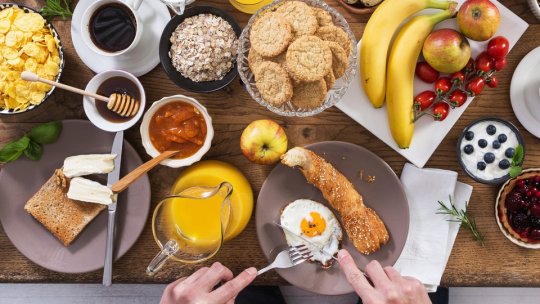 Alimente sau medicamente acasă pentru seniorii brașoveni