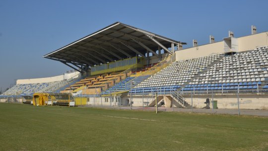 Stadionul Tineretului, curățat de gunoaie
