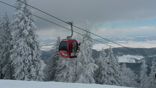 Instalațiile de transport pe cablu din Poiană funcționează, la această oră