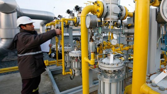 Preţurile la utilităţi şi la combustibil nu mai pot fi majorate pe perioada stării de urgenţă