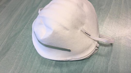 Mii de combinezoane și măști de protecție au ajuns și la Brașov