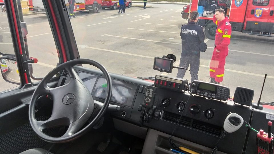 Pompierii braşoveni şi-au prezentat tehnica din dotare