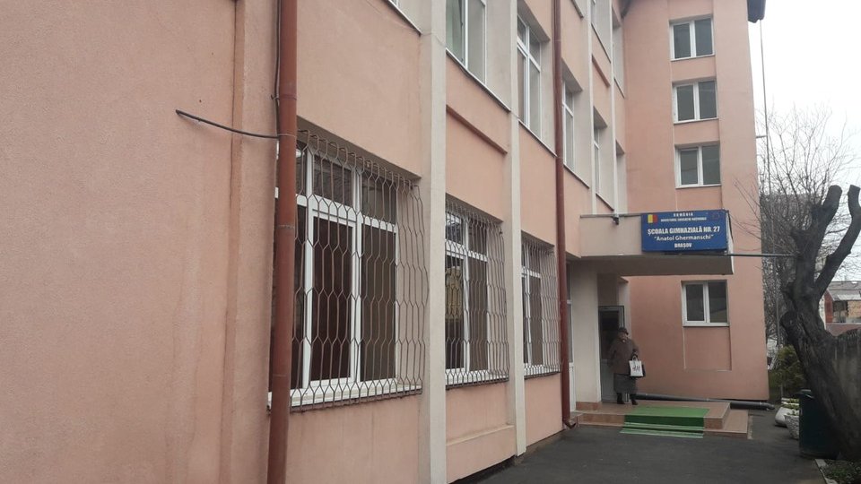 A început înscrierea la școală. Clasele vor fi formate în toamnă