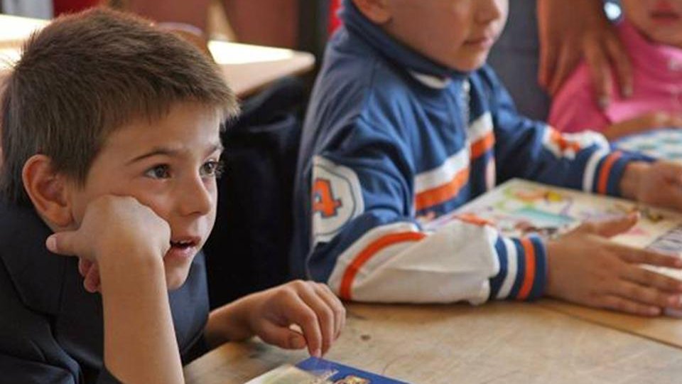 Părinții divorțați vor semna amândoi la înscrierea copilului la clasa pregătitoare