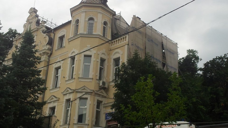 Chirie dublată pentru pavilionul Spitalului de Psihiatrie și Neurologie de pe strada Mihai Eminescu