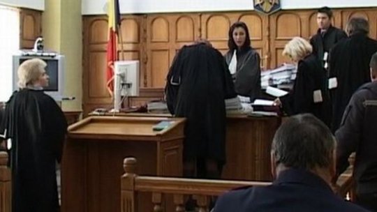 Starea de urgenţă a paralizat activitatea avocaţilor