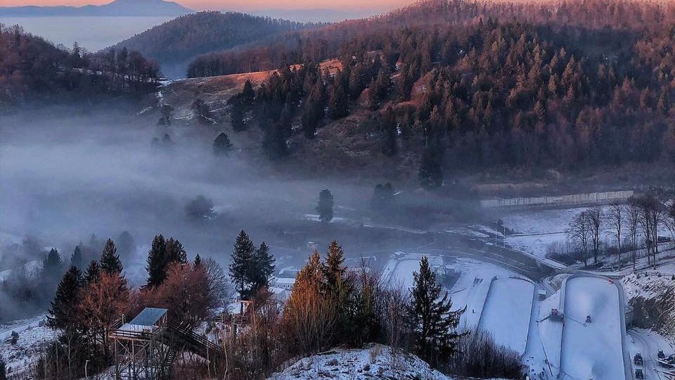 Cele mai tari competiții din lumea săritorilor cu schiurile, la Râșnov, sezonul viitor