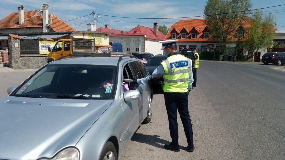 Acțiune a polițiștilor la Sânpetru