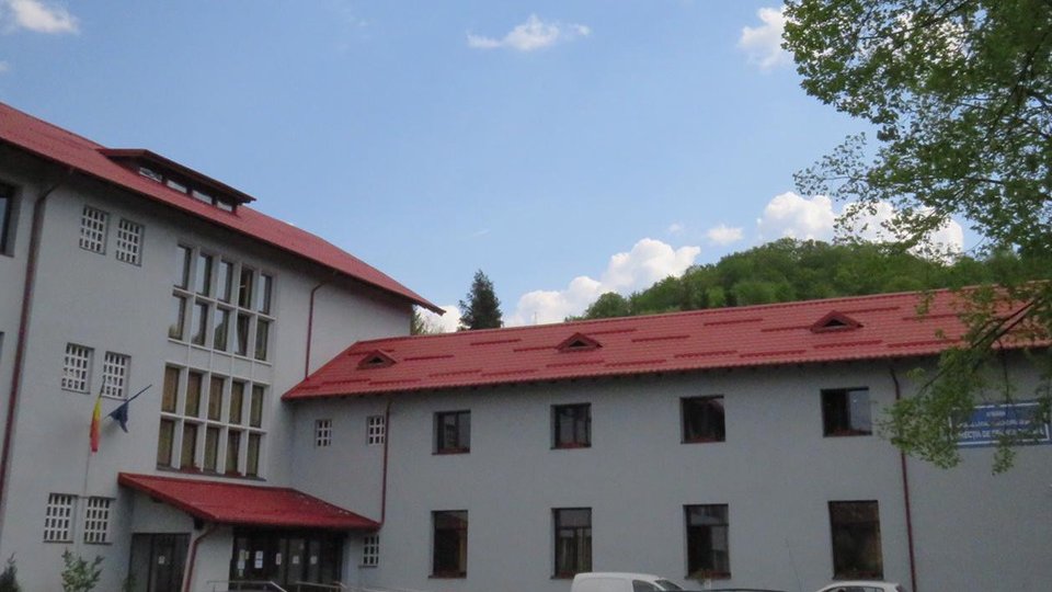 De astăzi, seniorii cu venituri mici vor primi pachete cu alimente direct acasă