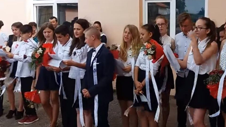 Pandemia de coronavirus amână sau anulează și cursurile festive pentru elevii şi studenţii din anii terminali