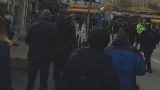 Piețele vor fi deschise până la orele 20.00, de luni până sâmbătă. Duminică se închid după amiază