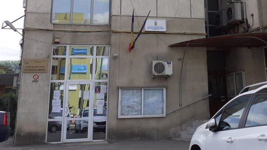 Doar câte o singură persoană poate intra în registratura CAS Brașov