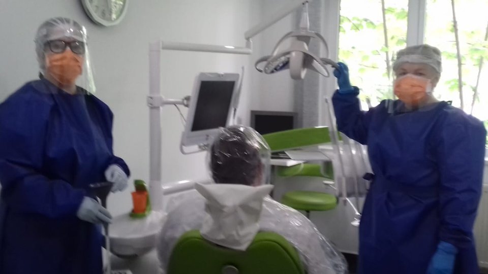Cabinetele stomatologice și-au reluat activitatea cu noi reguli de prevenire a răspândirii noului coronavirus