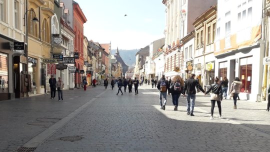 Proprietarii de terase din municipiul Brașovului trebuie sprijiniți în această vară, consideră unii consilieri locali