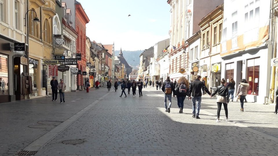 Proprietarii de terase din municipiul Brașovului trebuie sprijiniți în această vară, consideră unii consilieri locali