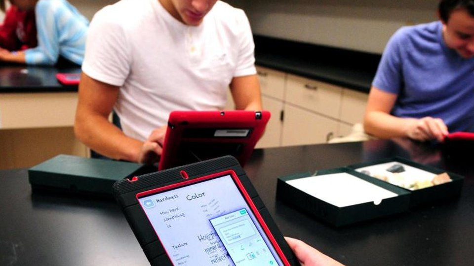 Ministerul Educației va cumpăra tablete de 150 de milioane lei