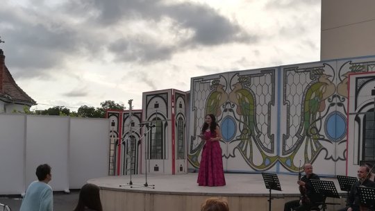 Seara de operetă și canțonete se mută în curtea Operei