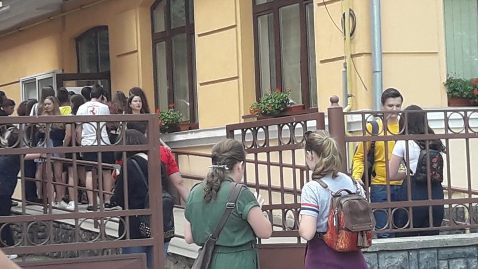 Peste 200 de candidați absenți, astăzi, la proba de Matematică