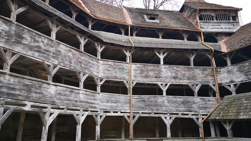 Brașovenii, așteptați la teatru în aer liber, la Bastionul Țesătorilor