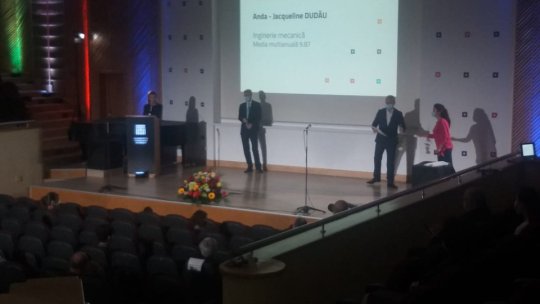 Festivitate restrânsă pentru șefii de promoție de la Universitatea Transilvania