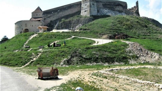 Călător pe unde și oriunde - Ediția 2. Descoperim una dintre cele mai tinere stațiuni turistice din România, alături de primarul orașului Râșnov, Liviu Butnariu