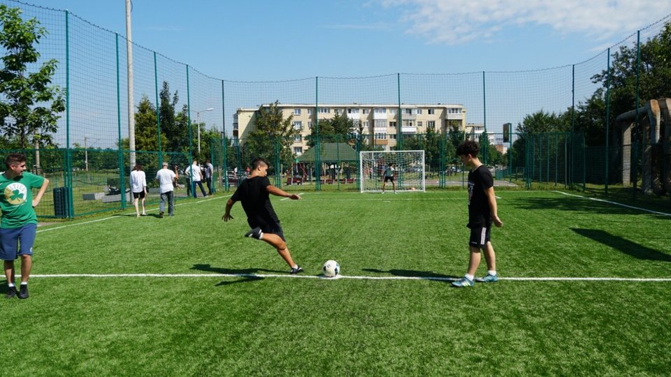 8 terenuri de sport amenajate, în municipiu. În total vor fi 21, în oraș