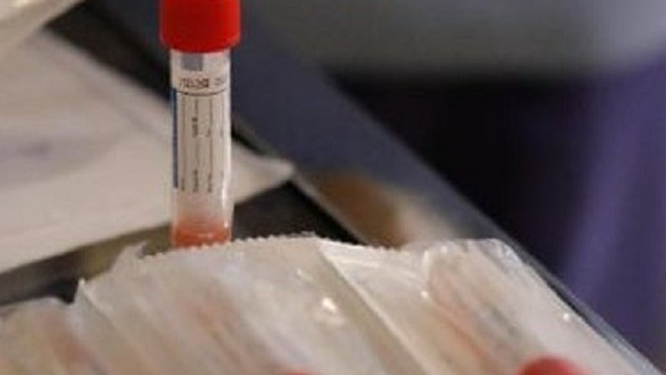 Un judecător al Curții de Apel Brașov și 5 angajați ai Serviciului Imigrări, confirmați cu Covid-19