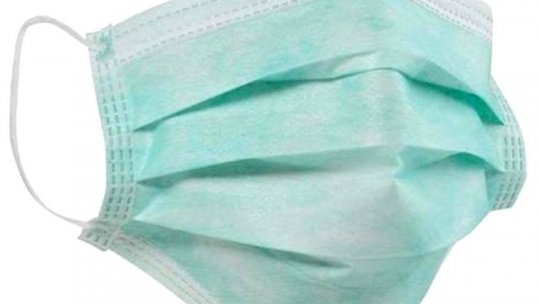 În România se comercializează peste 50 de tipuri de măşti de protecţie care nu respectă standardele europene