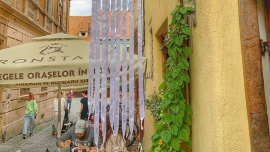 Panglici albe la porțile cârciumilor din Brașov