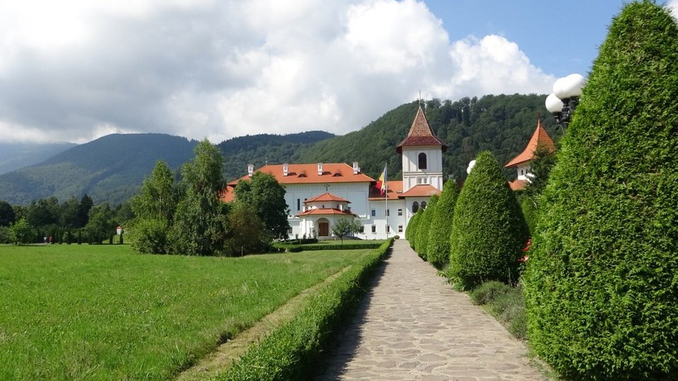 Restricții suplimentare de Sf. Maria în zona Mănăstirii Brâncoveanu " Sâmbăta de Sus