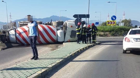 Un bărbat a fost rănit după ce o betonieră s-a răsturnat, în această dimineață