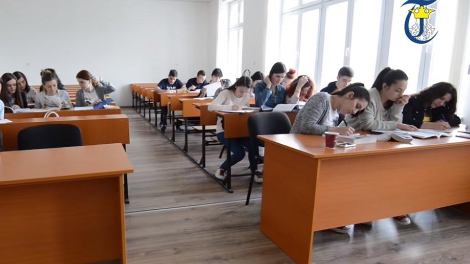 Cum începe anul universitar, în pandemie, la Brașov