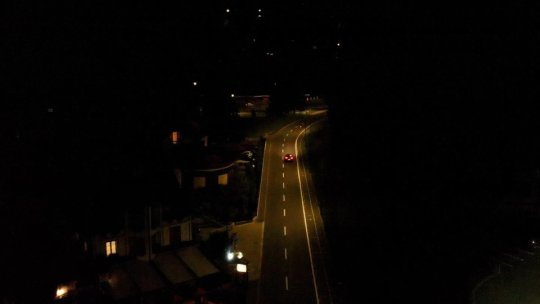 Iluminat adaptat permanent circulației rutiere și pietonale, în Poiana Brașov, printr-un proiect pilot unic în țară